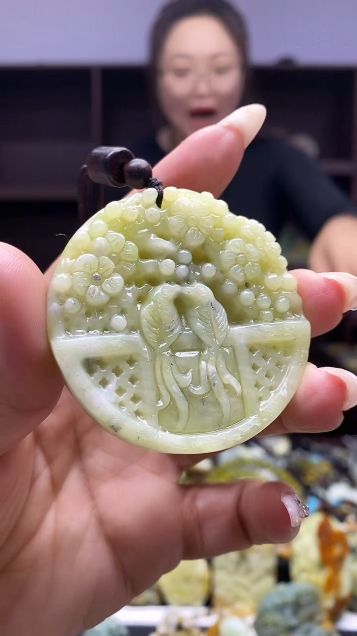 未镶嵌岫玉挂件 