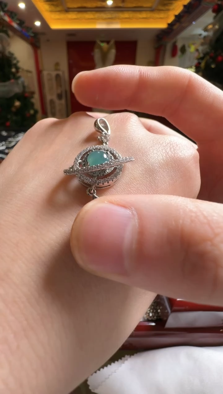 【闪购商品】翡翠吊坠(不含链)未镶嵌翡翠