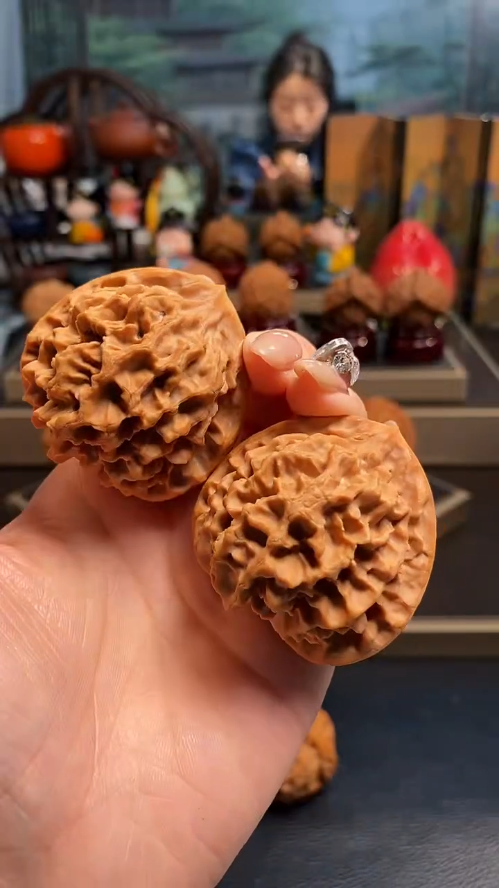 【闪购商品】文玩核桃把件F 217帝王47尺