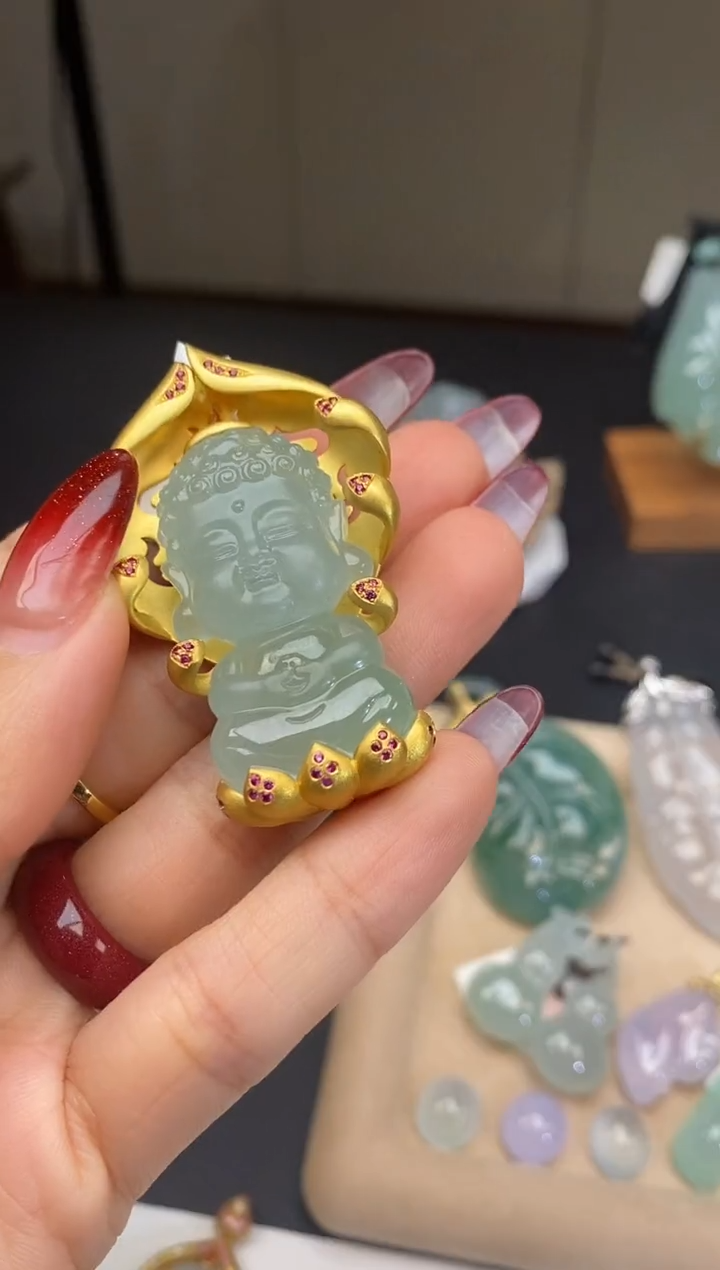 【闪购商品】翡翠吊坠(不含链)18K金镶嵌宝宝佛