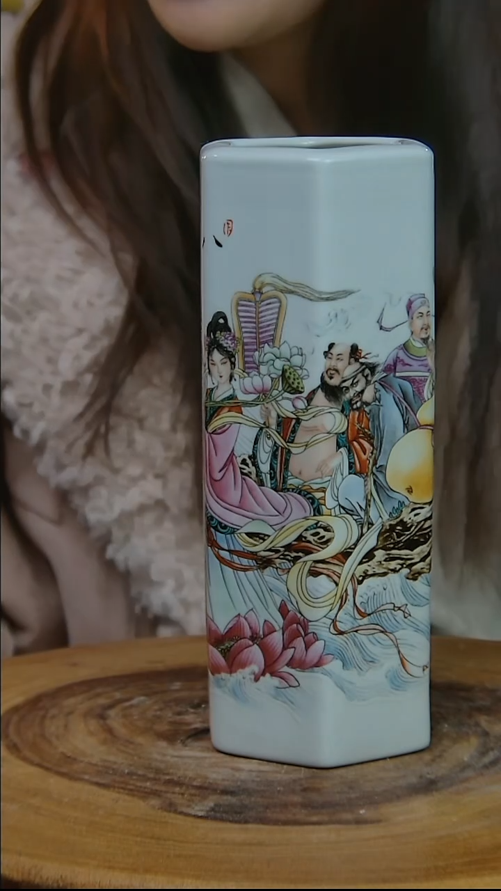 摆件陶八仙过海笔筒