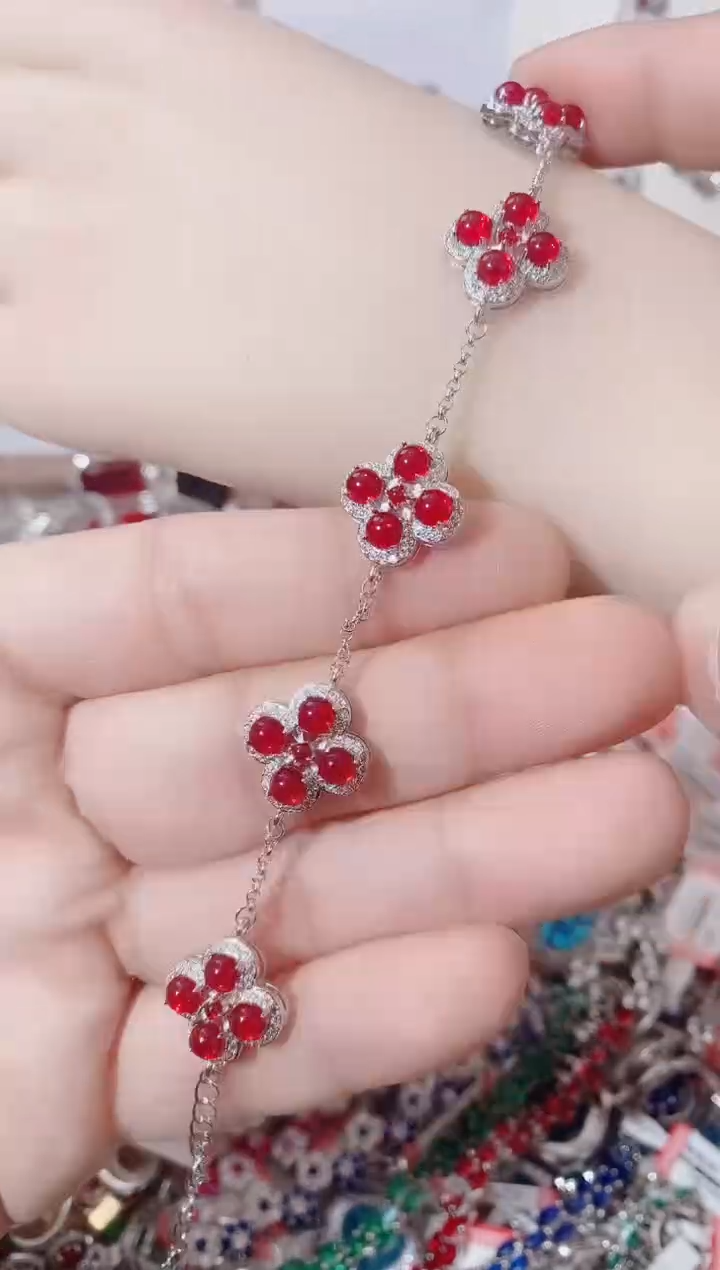 未镶嵌手链红宝石  