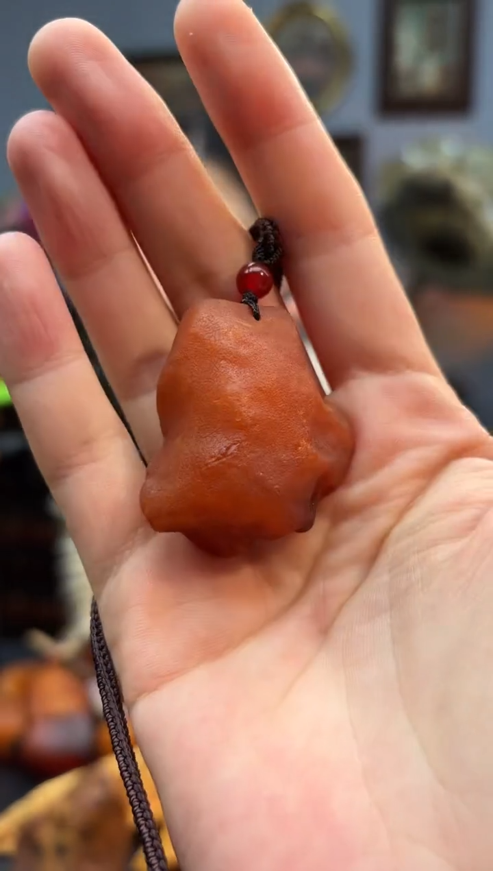 琥珀颈饰未镶嵌吊坠