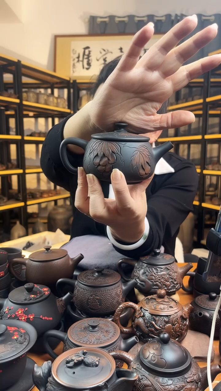 【闪购商品】壶瑕疵无礼盒 半雕 大口汉瓦 葡萄