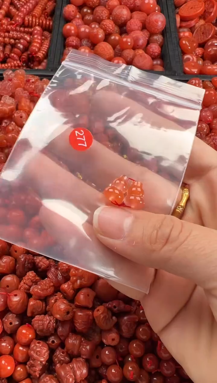 【闪购商品】南红玛瑙颈饰未镶嵌1