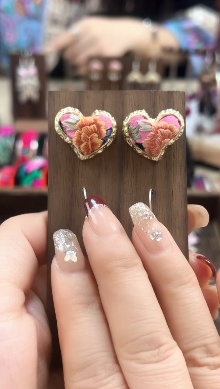 【闪购商品】织绣民族风老绣饰品569