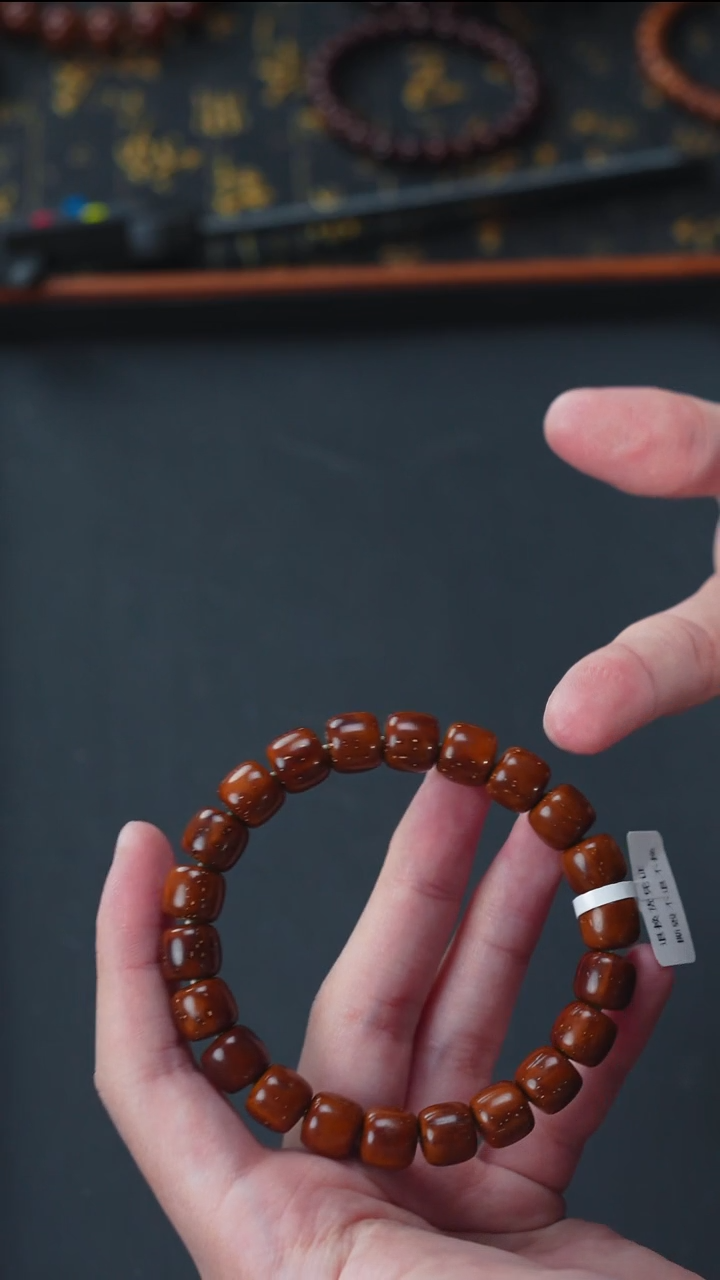 手串紫金鼠实心老型10.8       10781