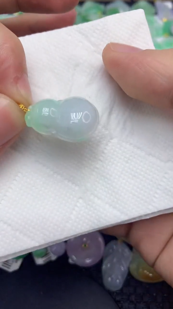 翡翠18K金镶嵌颈饰天然缅甸A货翡翠