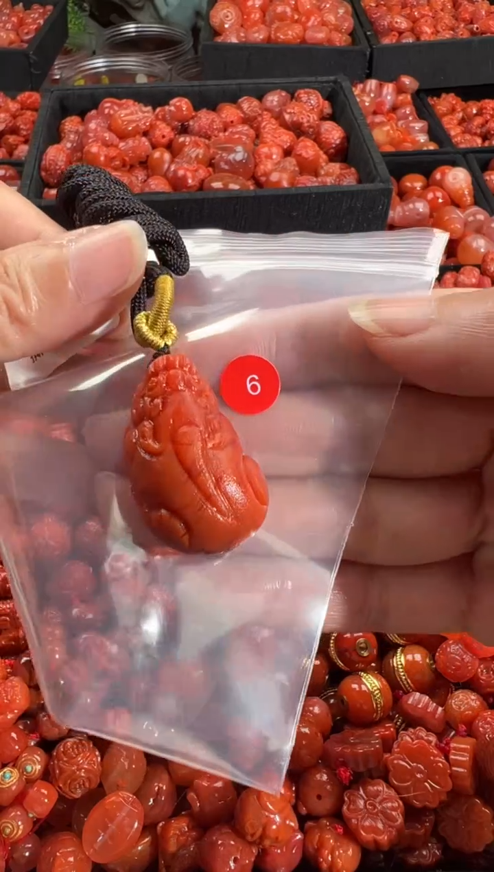 南红玛瑙未镶嵌颈饰禹*1