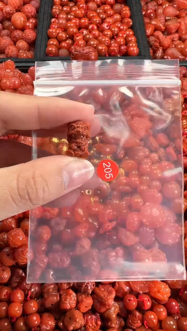 【闪购商品】南红玛瑙颈饰未镶嵌1