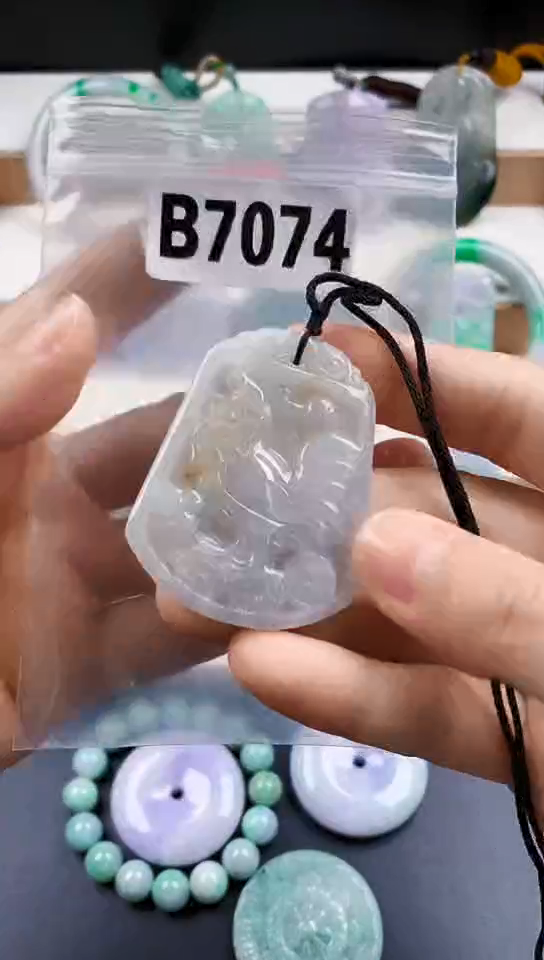 颈饰未镶嵌翡翠天然翡翠吊坠挂件