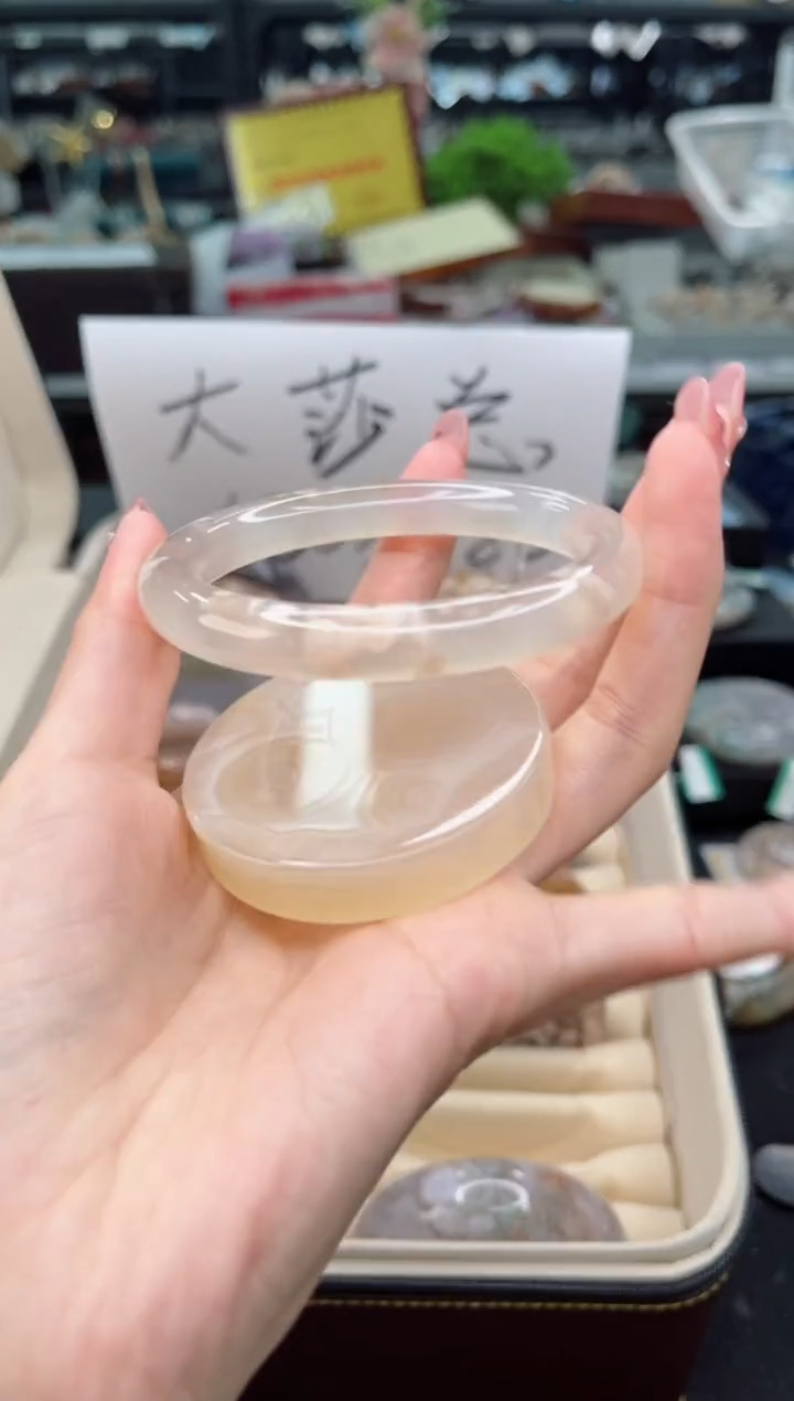 石英质玉未镶嵌手镯58圈口（赠品镯心）6360002