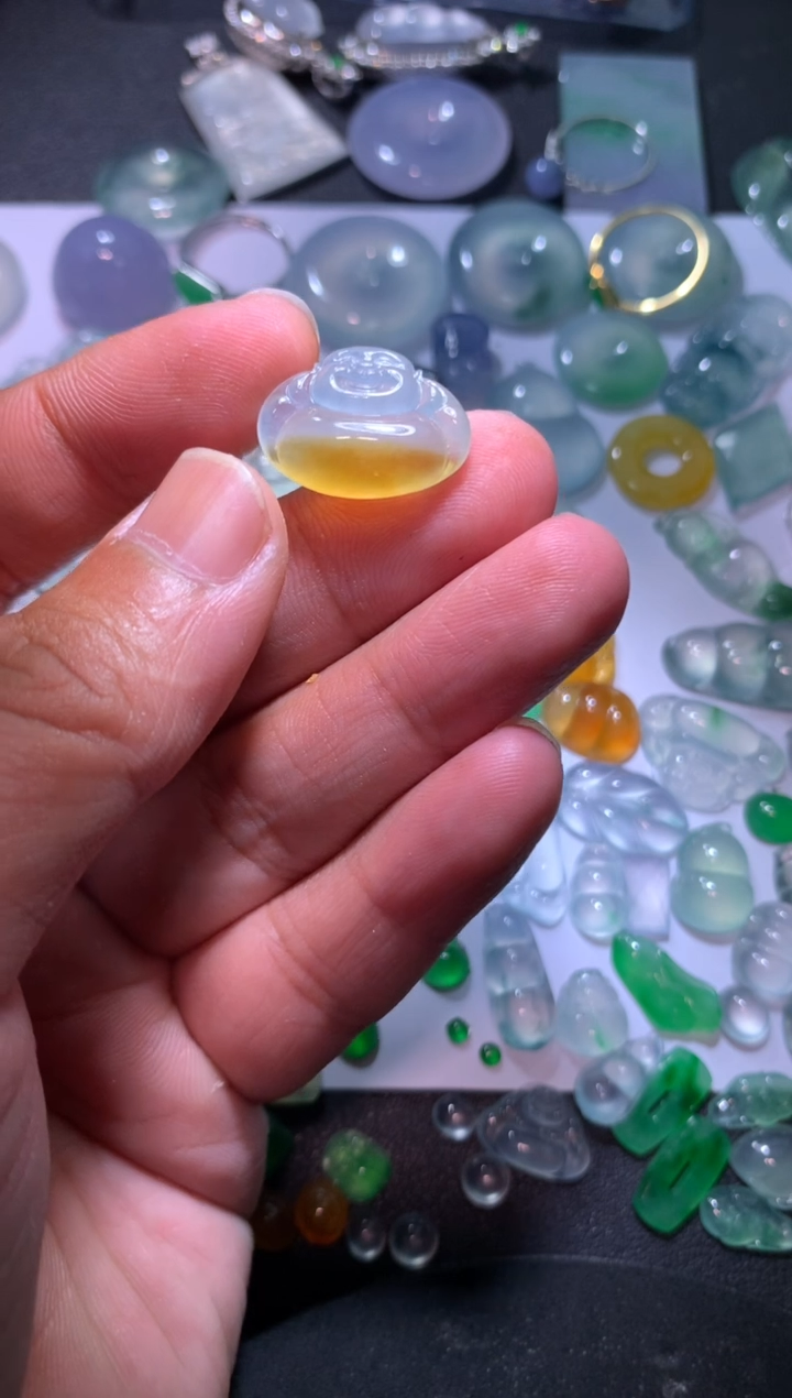 【闪购商品】翡翠颈饰未镶嵌佛公