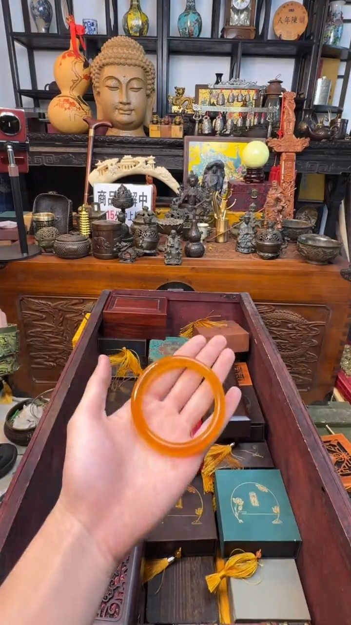 翡翠手镯未镶嵌——————————————1