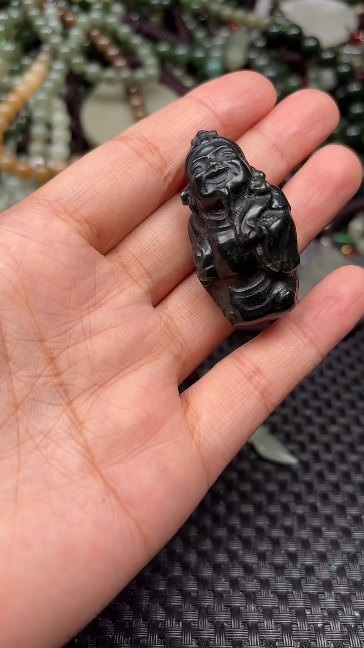 和田玉未镶嵌颈饰1