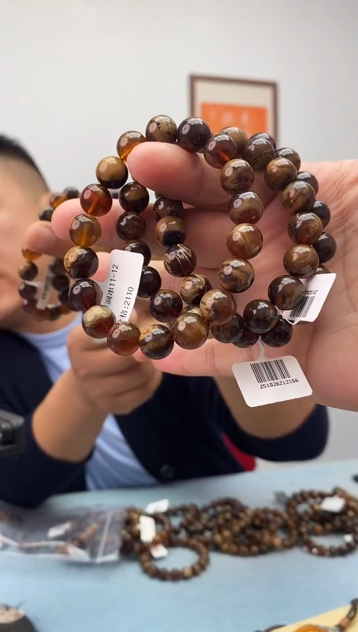 琥珀未镶嵌珠宝奇石假一罚十，A1溶洞多样性发一件011