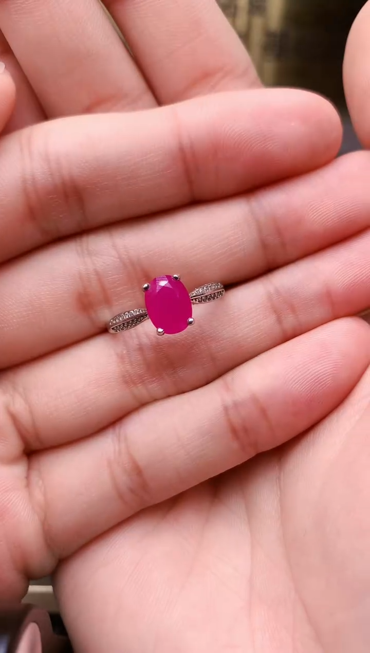 【闪购商品】红宝石戒指银S925镶嵌........