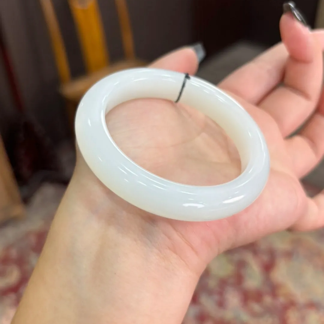 收藏级新疆和田玉羊脂白玉手镯