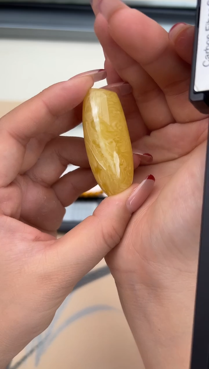 【闪购商品】琥珀裸石未镶嵌蜜蜡吊坠