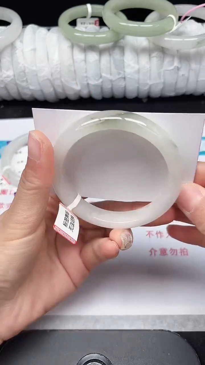 未镶嵌手镯石英质玉160-57/58
