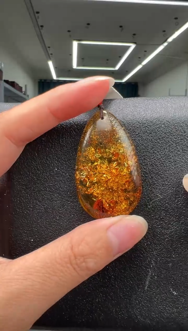 未镶嵌颈饰琥珀吊坠