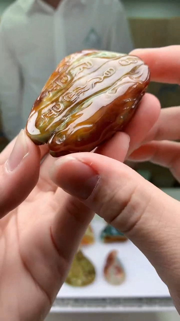 【闪购商品】定制翡翠未镶嵌5028bb-毛货挂件