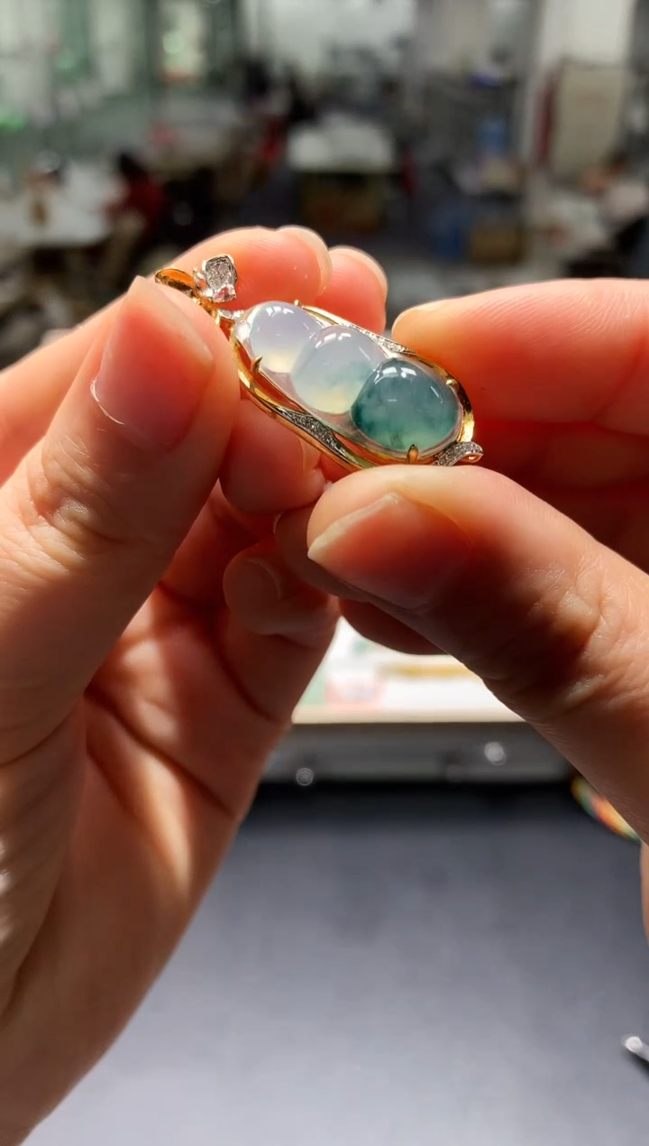 【闪购商品】翡翠18K金镶嵌吊坠(不含链)豆子|不退不换