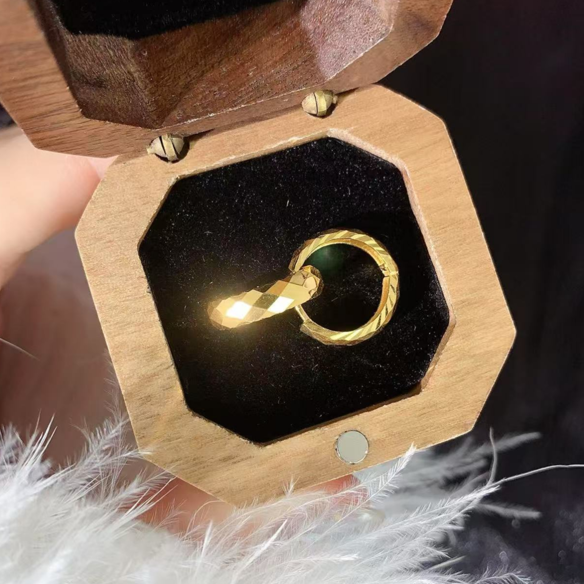 【伟新源】足金999 5G工艺 爆闪菱形耳扣2.78克