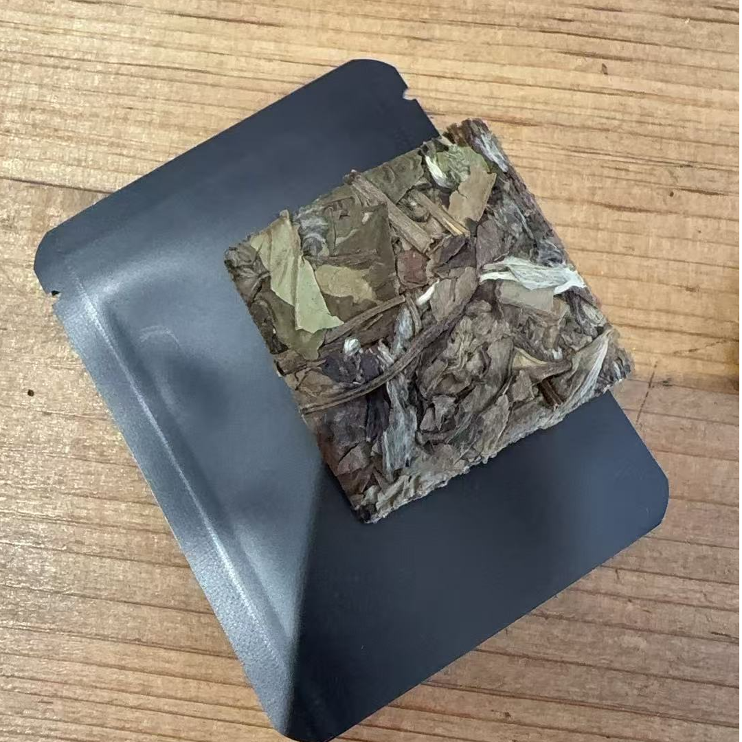 【老六严选】一方水土·白茶片花香带熟果香毫香蜜甜50g（5克*10片)