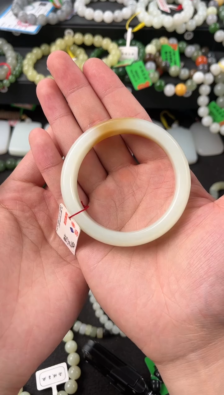 【闪购商品】和田玉手镯未镶嵌且末糖白手镯54.3微色差