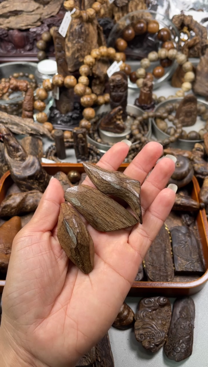 沉香沉香碎屑 沉香   土沉19