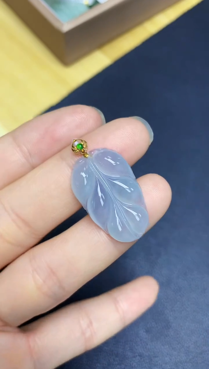 翡翠18K金镶嵌颈饰 天然翡翠A货