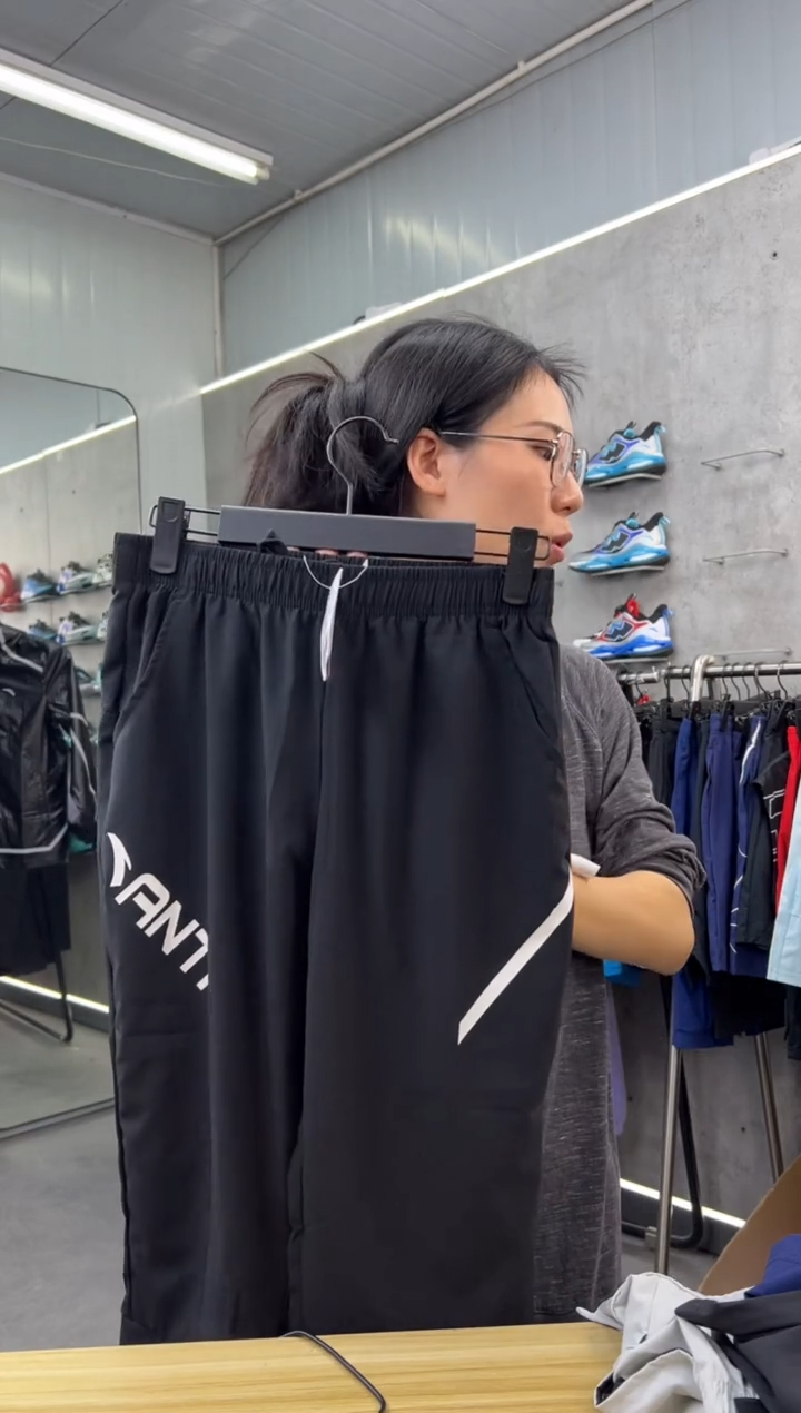 安踏儿童衣服尺码 ：170