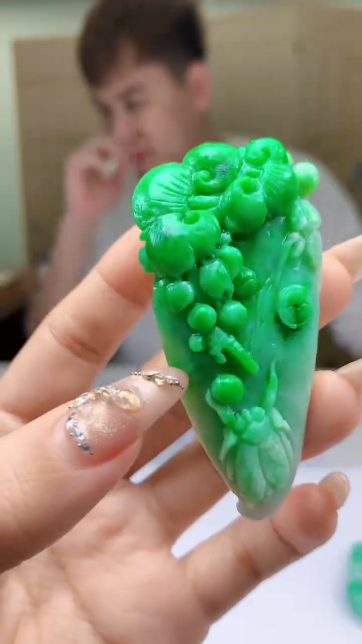 【闪购商品】定制翡翠未镶嵌4868ty-毛货挂件103