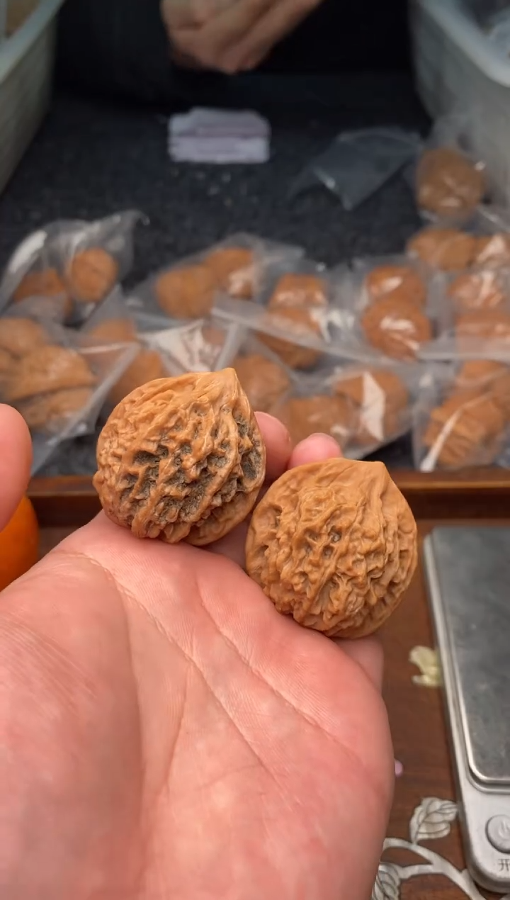 【闪购商品】文玩核桃把件G90号37尺灯笼