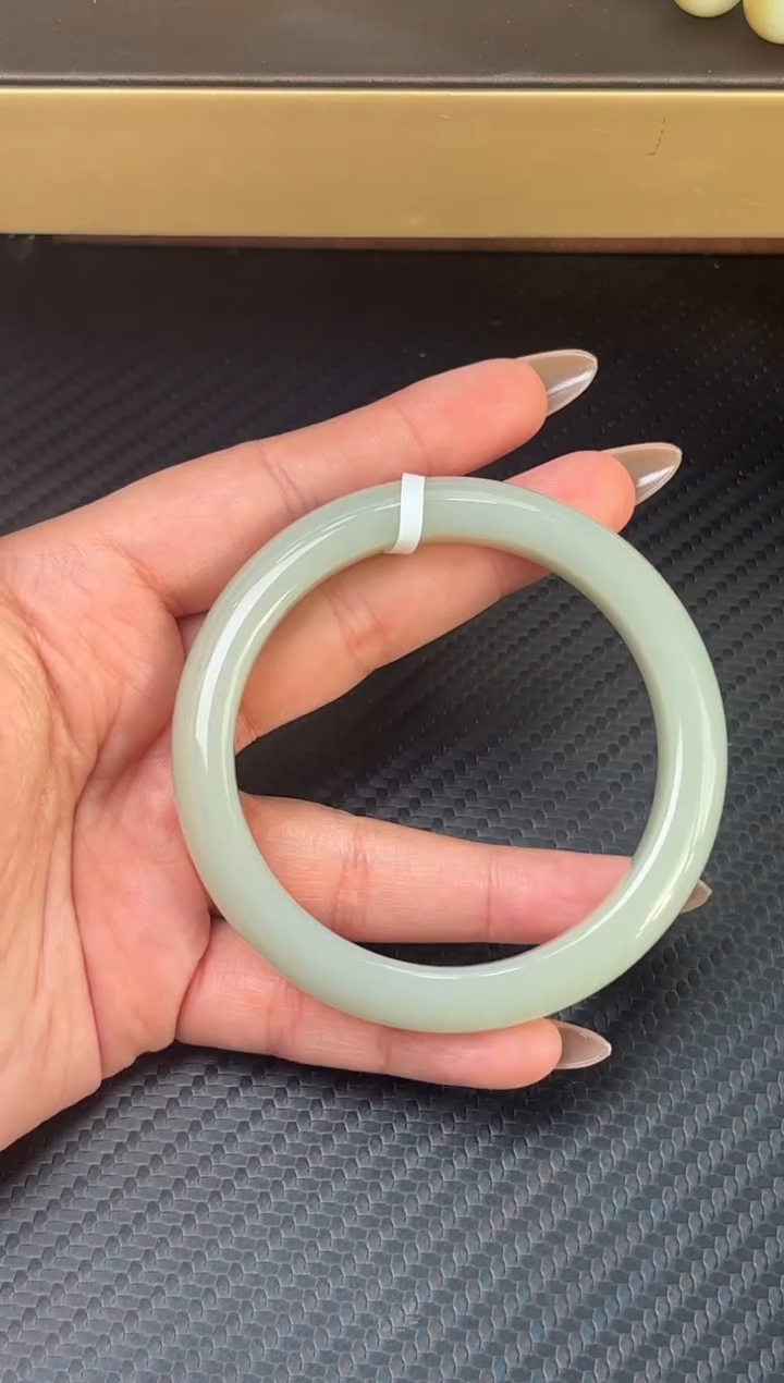 未镶嵌手镯和田玉且末近矿微色差58m