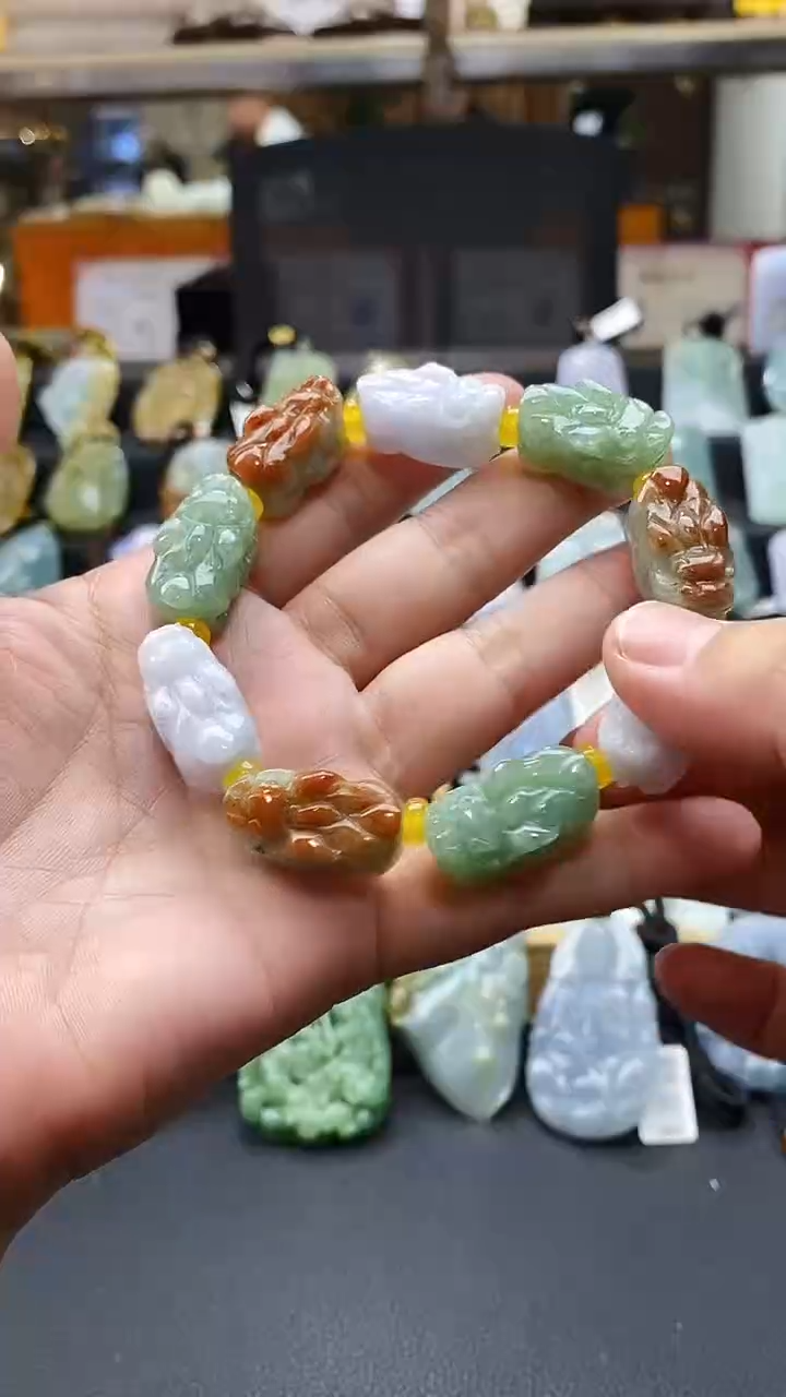 【闪购商品】翡翠颈饰未镶嵌手串