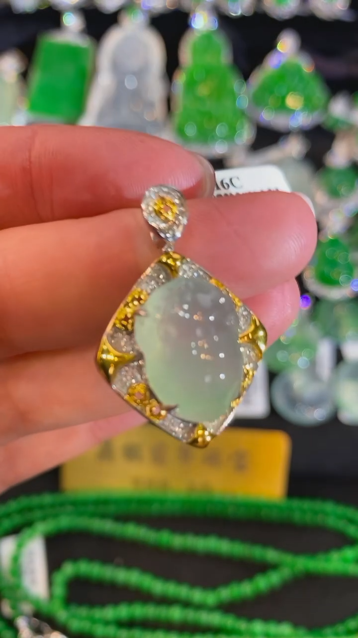 【闪购商品】翡翠颈饰未镶嵌金蟾