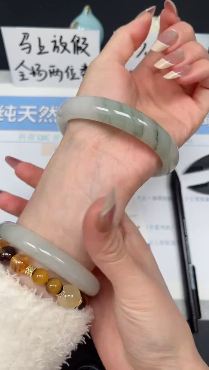 【闪购商品】石英质玉手镯未镶嵌K35-62