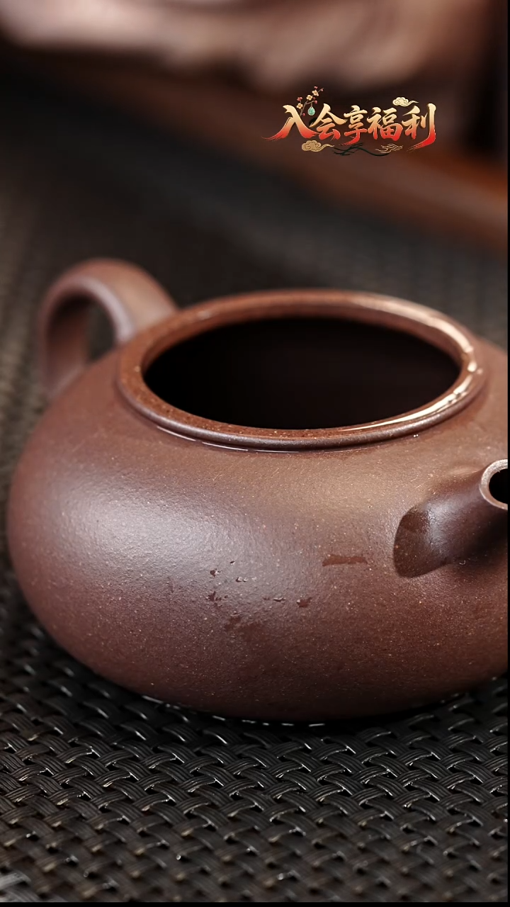 茶壶紫砂寒江，微瑕鼓包，台西底槽清高温烧，160毫升左右