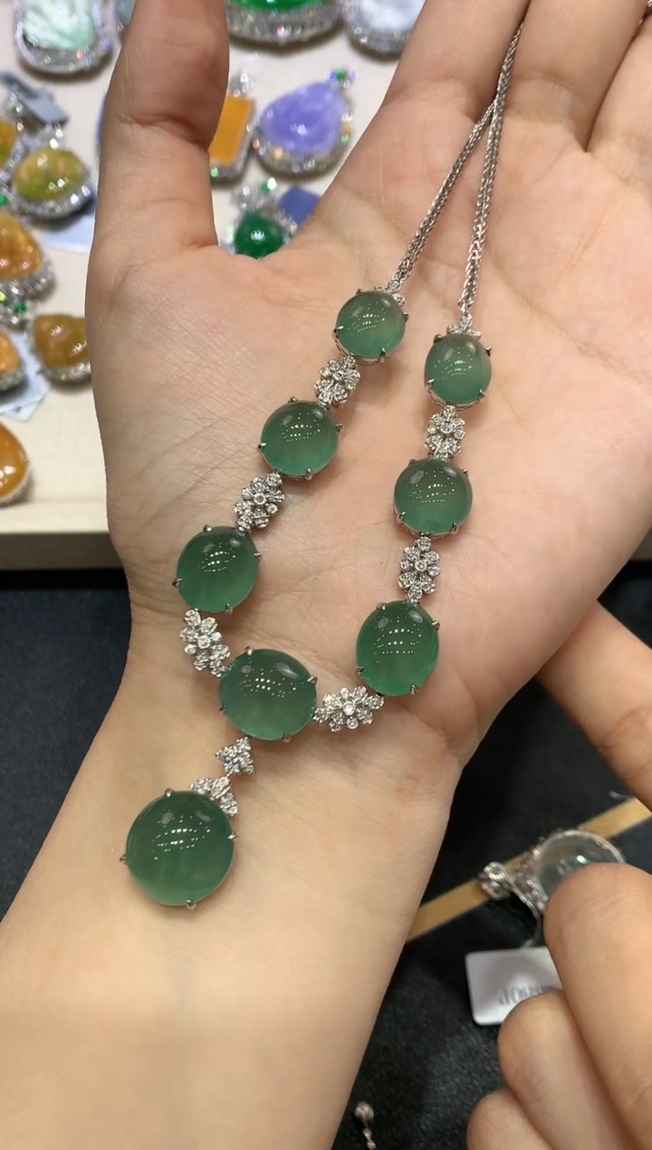 【闪购商品】翡翠吊坠(不含链)18K金镶嵌D55