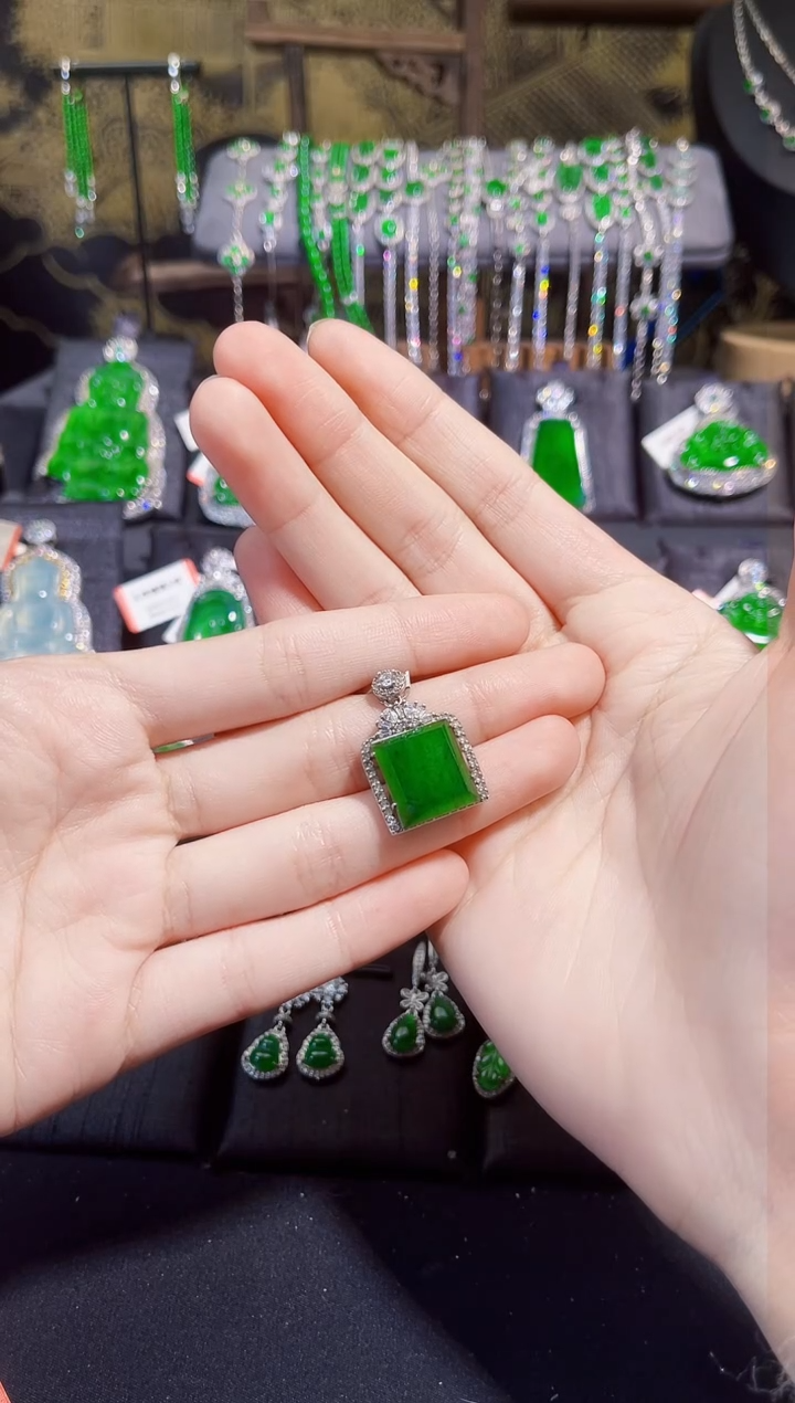 【闪购商品】翡翠颈饰银S925镶嵌吊坠