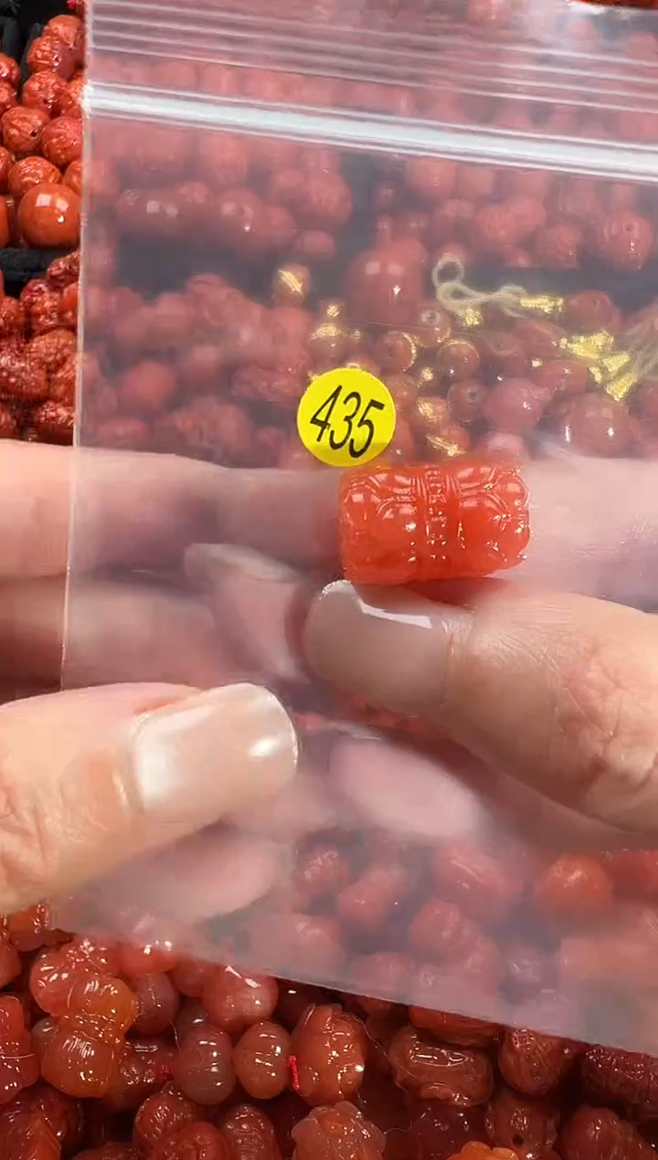 颈饰未镶嵌南红玛瑙1
