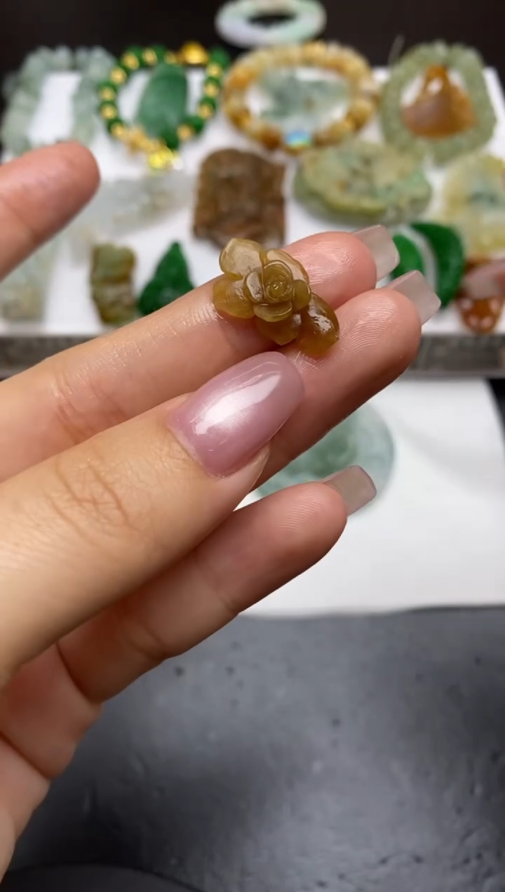 【闪购商品】定制翡翠未镶嵌翡翠毛货~