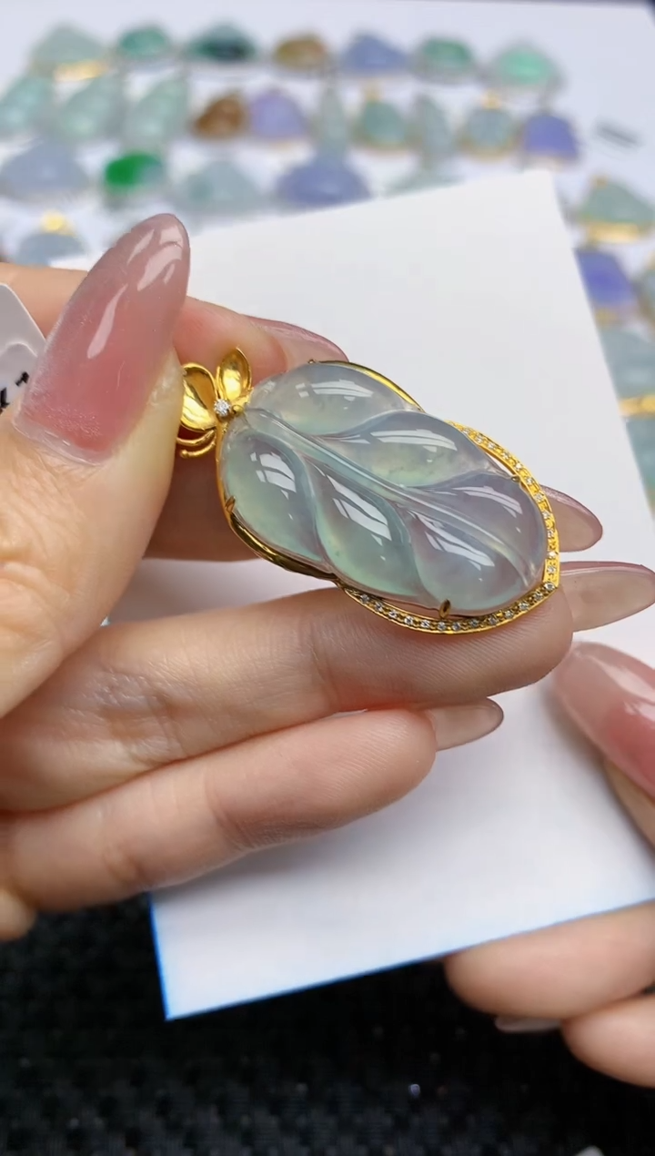 【闪购商品】翡翠挂件18K金镶嵌天然翡翠A货