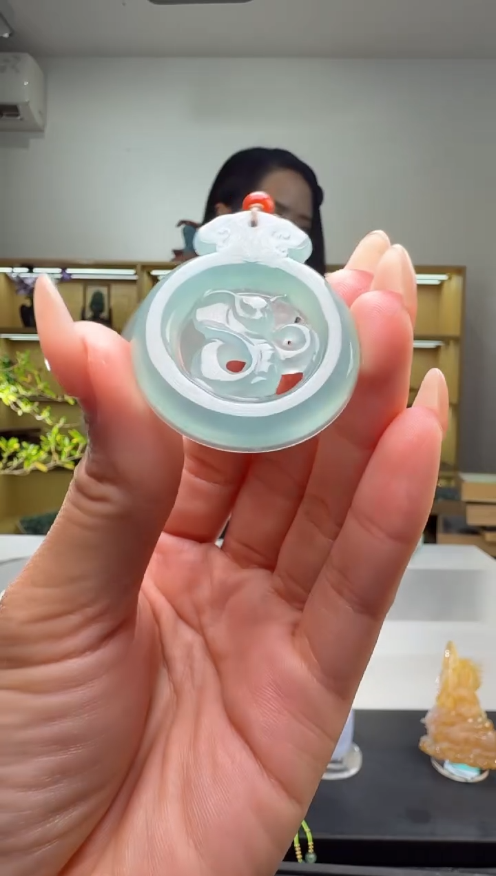 吊坠(不含链)未镶嵌翡翠蛇牌