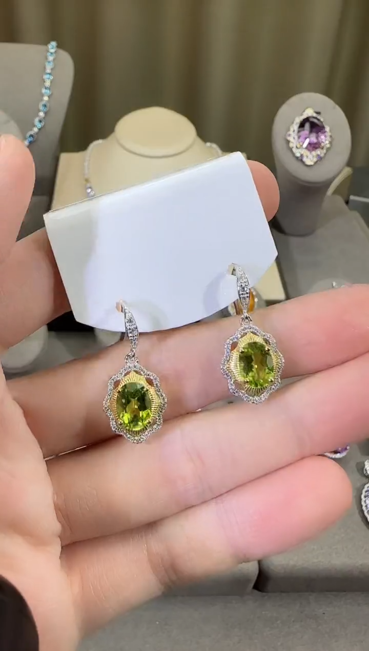 银S925镶嵌耳饰橄榄石9*7mm耳钩设计款