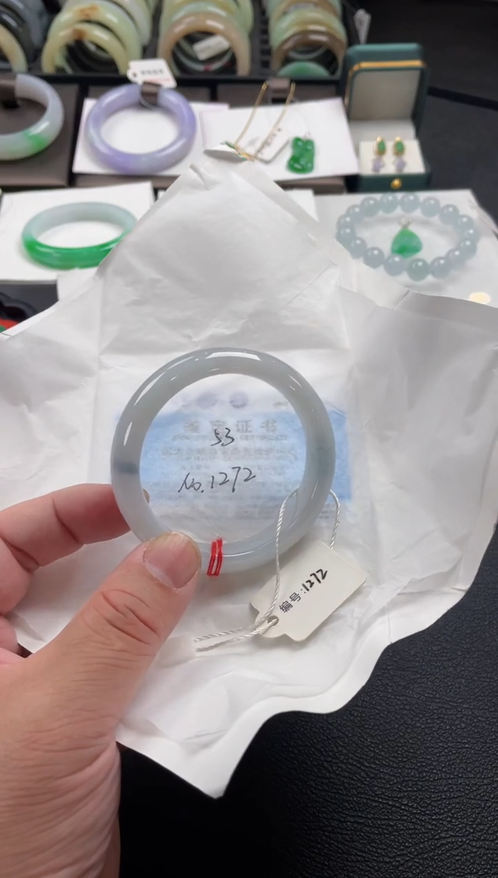 【闪购商品】翡翠手镯未镶嵌53圈口