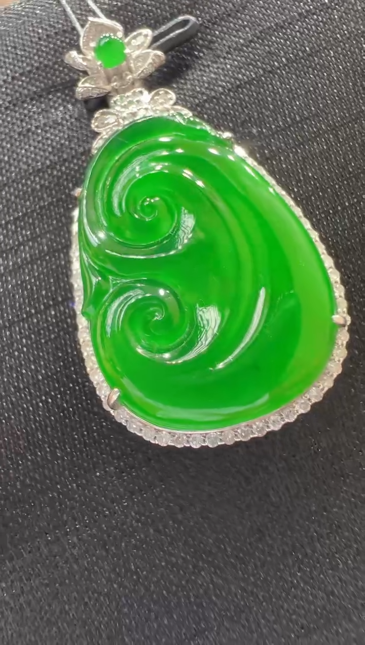 【闪购商品】翡翠吊坠(不含链)18K金镶嵌