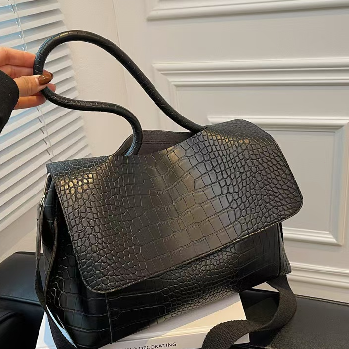 【高 10】经典休闲百搭轻奢包包